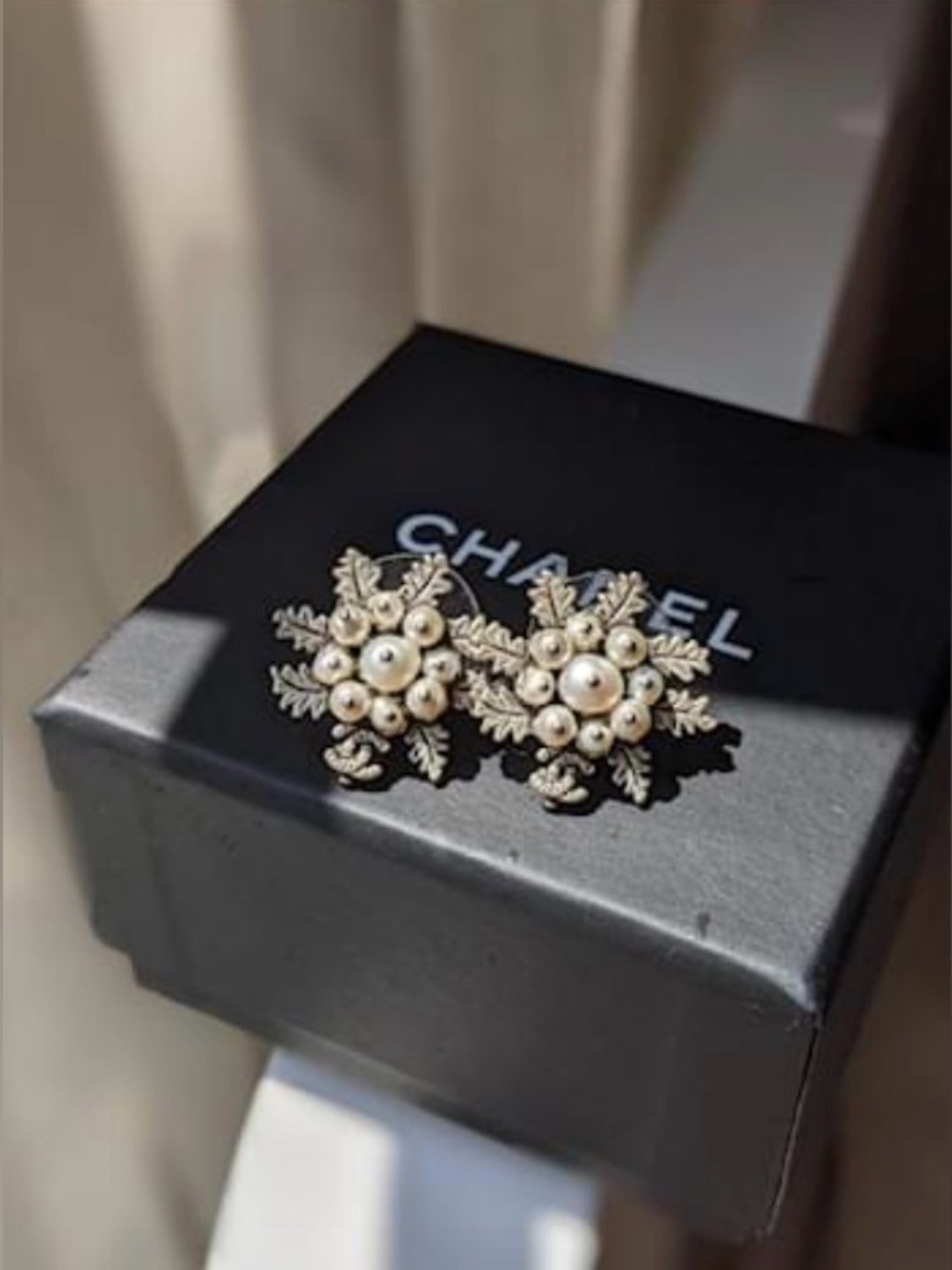 CHANEL A15A Seasonal Pearl earrings Silver hardware Metal